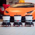 3 bilvaske spande med Snappy Grip foran Lamborghini