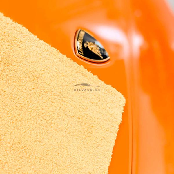 Kluden til bilpleje Microfiberklud uden Kantbånd på orange Lamborghini