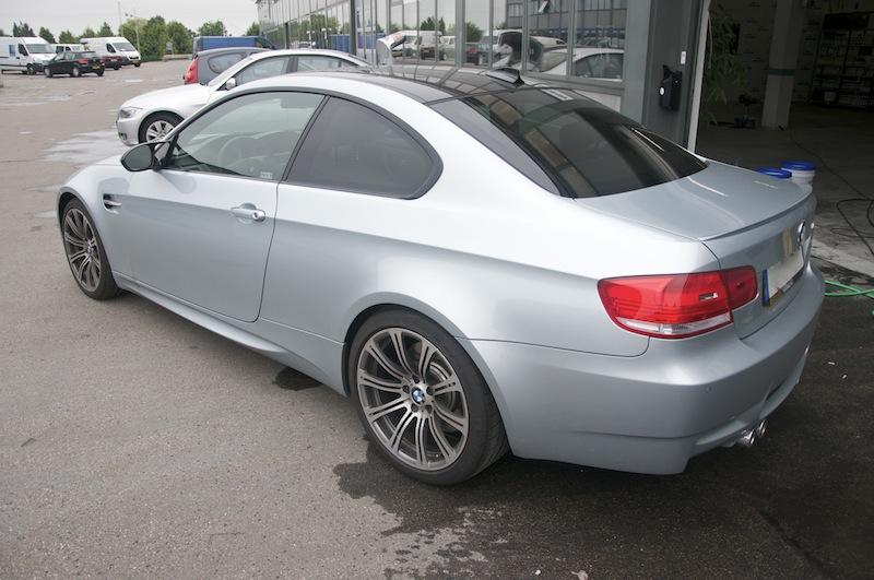 Bagenden af BMW e92 M3 før bilpolering