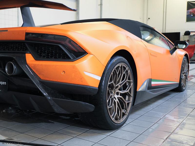 Før forvask af Lamborghini