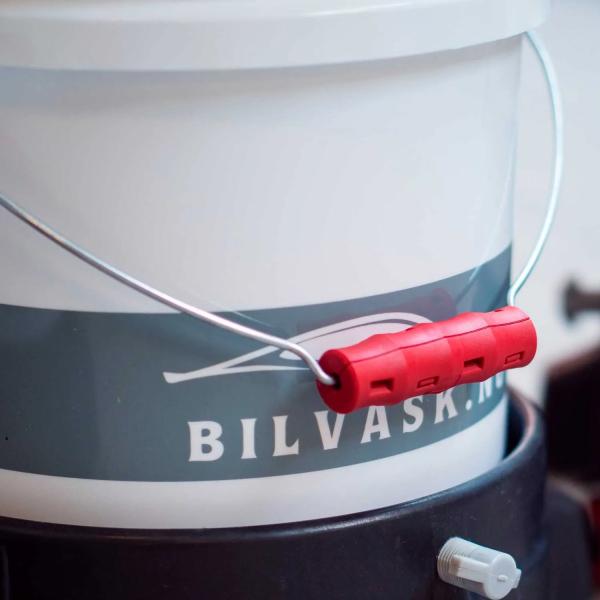 SNappy grip monteret på BilvaskNu vaskespand