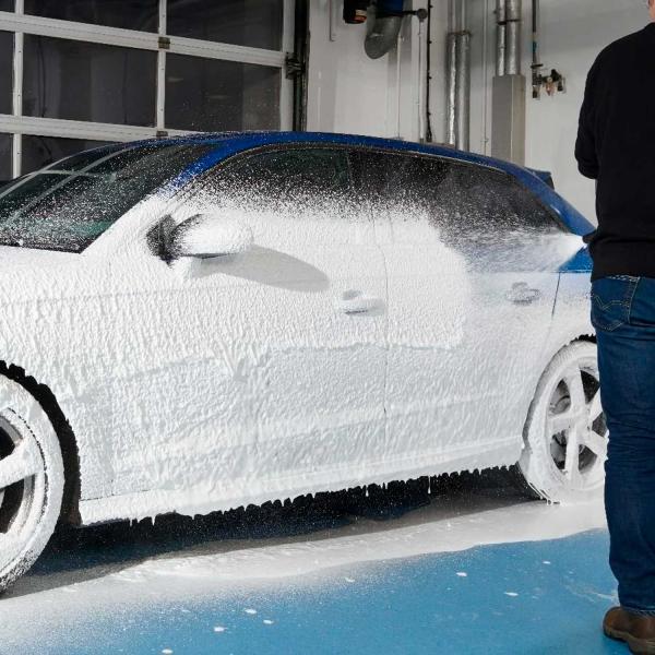 Tyk skum til forvask af bilen fra AutoGlym