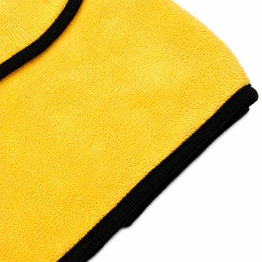 Microfiberklud med Kantbånd til at fjerne polermidle og andre bilpleje produkter